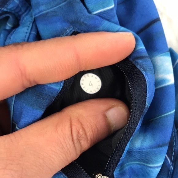 Lululemon Tracker Short V *4" Tidal Multi - Picture 4 of 7